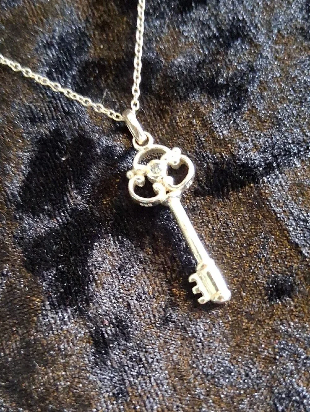 Sterling Silver 925 Crown Key Pendant W Genuine Diamond Center Necklace 22 In - Picture 2 of 14